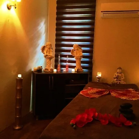 Grand Emir & Отель Дальян