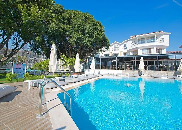 Grand Emir & Hotell 3*