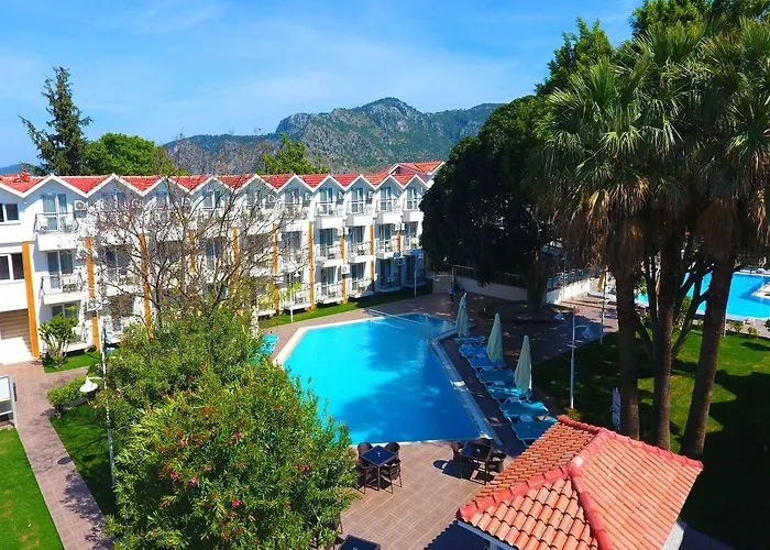 Hotell Grand Emir & 3*