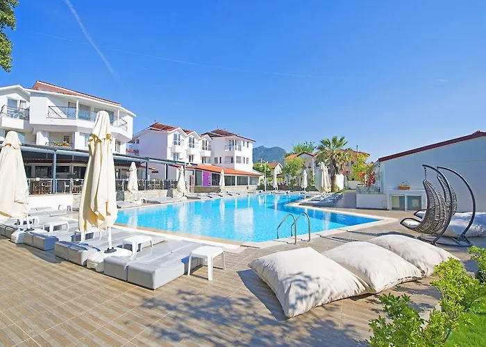 Hotell Grand Emir & 3*