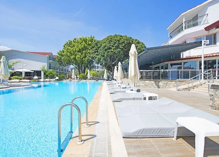 Grand Emir & Hotell 3*