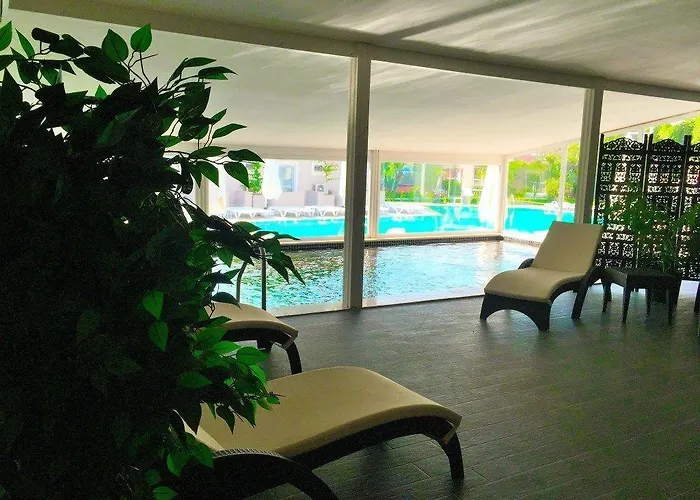 Hotell Grand Emir & 3*