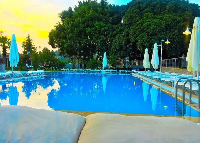 Hotell Grand Emir & 3*