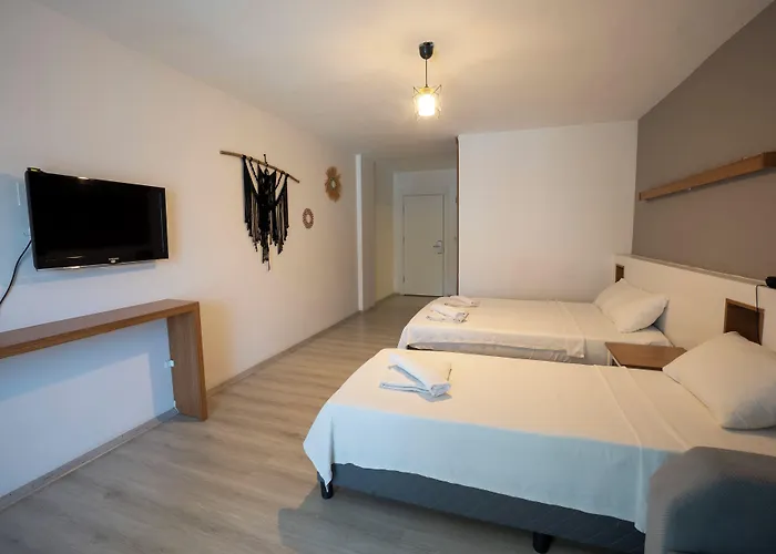 Hotell Grand Emir & 3*