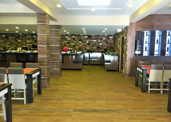 Grand Emir & Hotell 3*